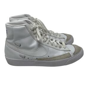 Nike Blazer Mid 77 SE Sisterhood White Metallic Silver Women’s 9